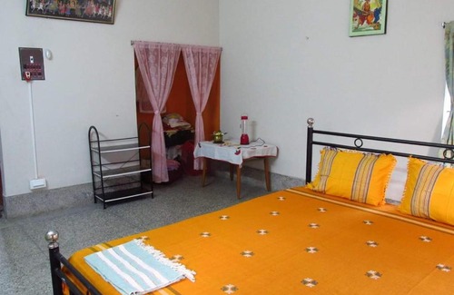 Bolpur House | Cozy Vamoose Pubali Homestay with Breakfast in Shantiniketan