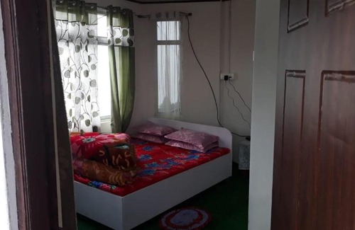 Ghoom House | Family-Friendly Vamoose Silver Pine Homestay Retreat