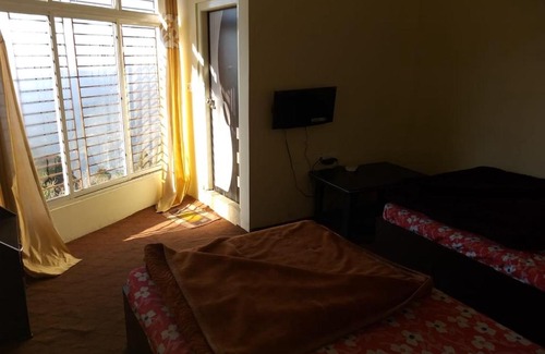 Ghoom House | Family-Friendly Vamoose Silver Pine Homestay Retreat