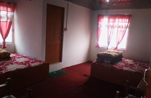 Lepchajagat House | Discover Vamoose Tamang: Ideal for Families and Adventure