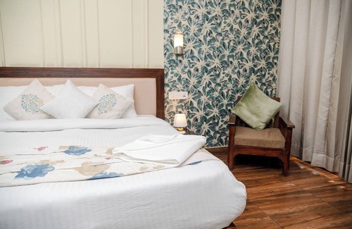 Sector 40 Hotel | Vamsor Heights