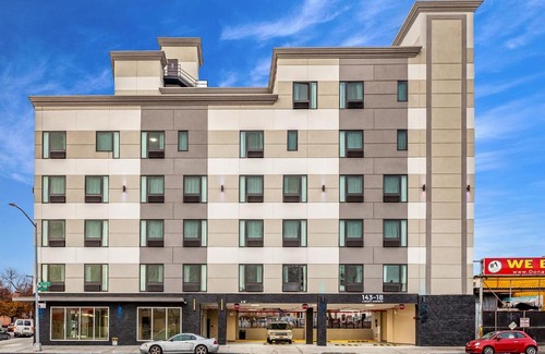 Queens Hotel | Convenient Van Wyck Hotel & Suites Near JFK Airport