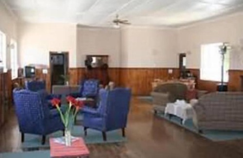 Philippolis Bed & Breakfast | Top-Rated Van Zylsvlei B&B with Pool and Family Amenities