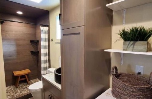 Camas Apartment | New Studio Near Downtown Camas with Lake Views & Pets Welcome