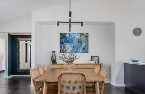 Albany House | Relax at Vancouver's End: Family-Friendly BnB with Hot Tub