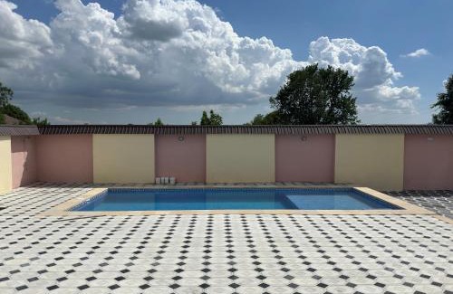 Gabala Apartment | Vandam Moonlight Villa: Relaxing Retreat with Pool & Pets