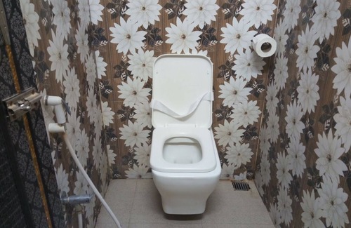 Hardoi House | Budget-Friendly Stay at Vandana Guest House with Breakfast