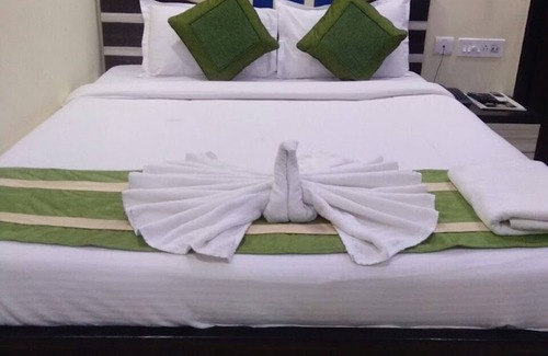 Hardoi House | Budget-Friendly Stay at Vandana Guest House with Breakfast