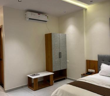 Revdar Hotel | Vande Mataram