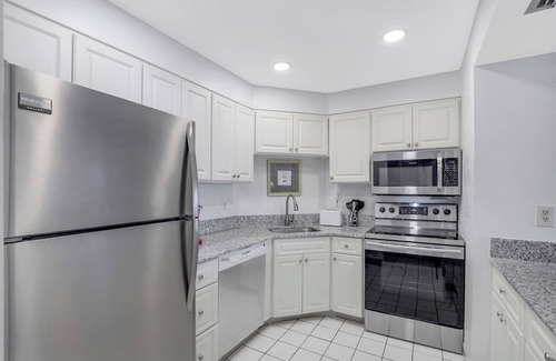 Vanderbilt Beach Condo | Vanderbilt Towers - Vanderbilt Beach - Bayside