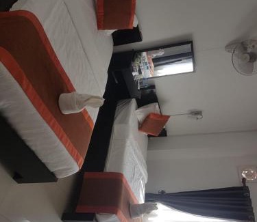 Vang Vieng Hotel | Discover Vang Vieng Anousavanh Hotel with Hot Tub & Breakfast