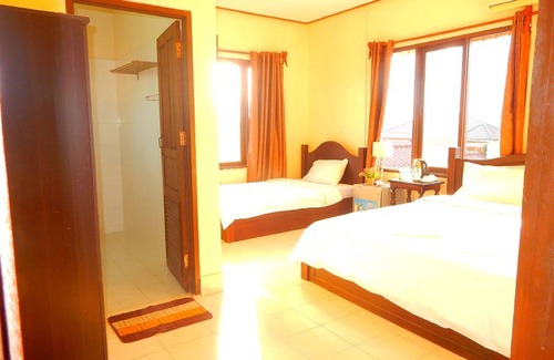 Vang Vieng Hotel | Vang Vieng Camellia Hotel: Family-Friendly Retreat with Spa