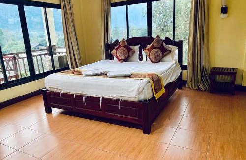 Vang Vieng Hotel | Vang Vieng Namsong River view Hotel