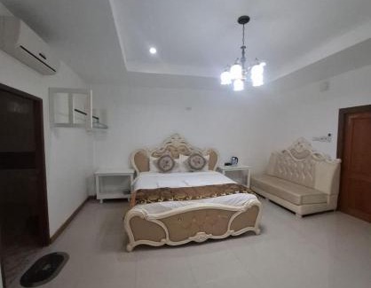 Vang Vieng Hotel | Romantic Mountain View Resort in Vang Vieng with Pool