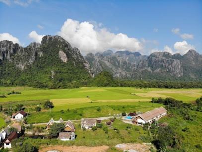 Vang Vieng Hotel | Serene Vang Vieng Romantic Resort with Pool & Breakfast