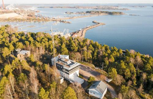 Kotka Hotel | Hotel Vanha-Merivartioasema: Top-Rated Family-Friendly Retreat
