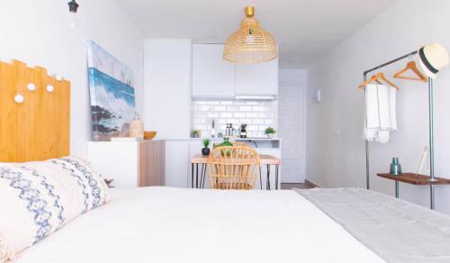Platja d'Aro Apartment | Pet-Friendly Vanilla Beach Boutique Studio with Ocean Views