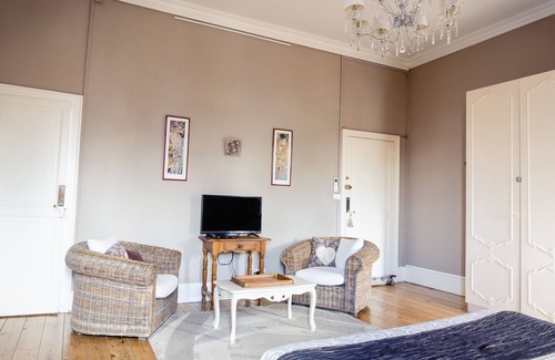 Montauban Bed & Breakfast | Top-Rated Stay at Vanille Bourbon with Family-Friendly Perks