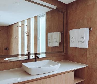 Haad Rin Hotel | Discover Vannee Golden Sands Beachfront Resort Getaway