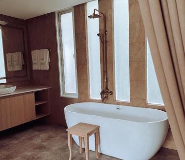 Haad Rin Hotel | Discover Vannee Golden Sands Beachfront Resort Getaway