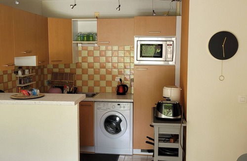 Vannes Apartment | Bright Vannes T2 with Garden, Pool & 9.8/10 Guest Rating