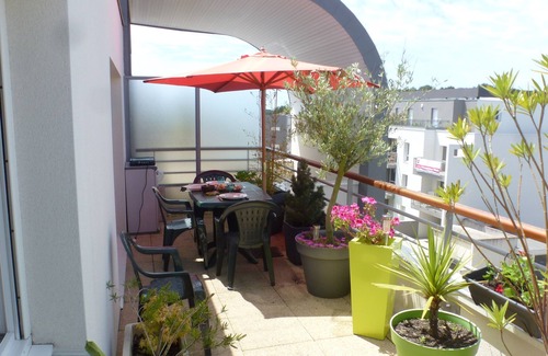 Vannes Apartment | Vannes Apartment with Terrace, Ocean View & High Ratings