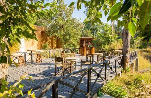 Turiya Resort | Relax at Vannraj Resort And Spa: Pet Friendly & Poolside Fun