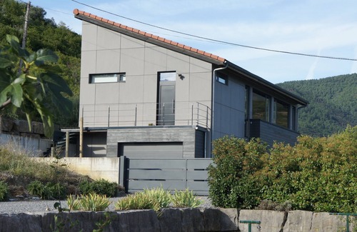 Les Vans Villa | Relaxing Villa with Pool for 8 Guests Near Nature