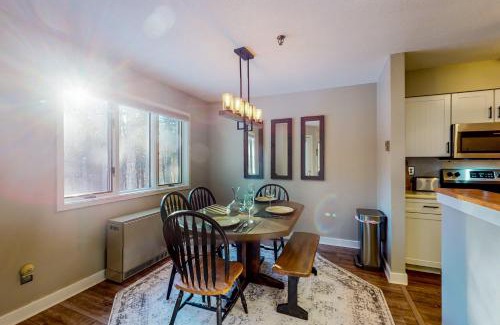 Stratton Mountain Apartment | Vantage Point #8: Family-Friendly Retreat with Pool Access