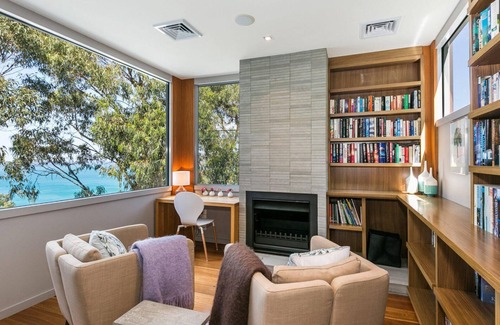Lorne House | Vantage Point: Oceanfront Bliss with Free WiFi & Pool