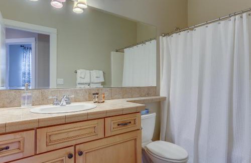 Southern Crossing House | Beautiful Vantage Point Townhouse with Hot Tub & Pet-Friendly