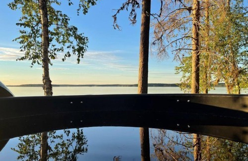 Rovaniemi House | Lake View Retreat at Vanttausranta with Spa & Hot Tub