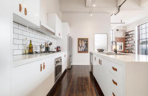 Fitzroy House | VAQUAY Rose & Vine In Fitzroy