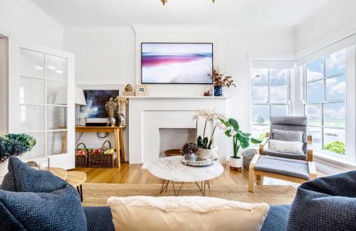 Williamstown House | Family-Friendly VAQUAY in The Hamptons, Williamstown