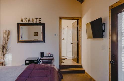 Dripping Springs House | Experience the Vaquero Room at Asante Lodging & Events