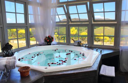 Carmo do Rio Claro Hotel | Experience Varandas da Montanha with Oceanfront Views & Spa
