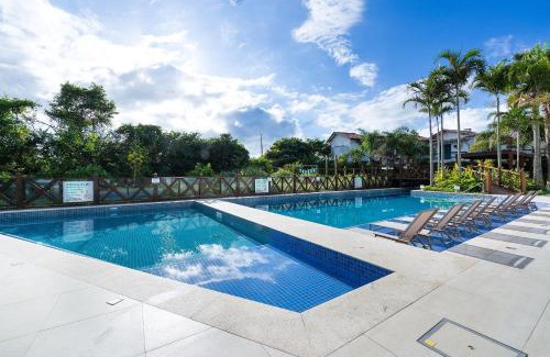 Ze Amandio Apartment | Oceanfront Retreat: Varandas do Atlântico with Pool & Gym