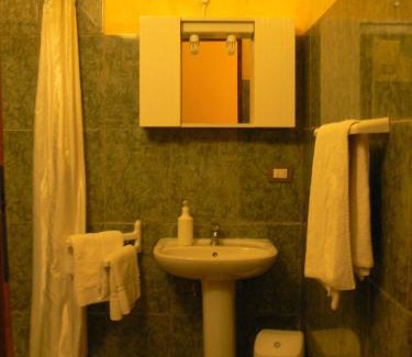 Ricco del Golfo di Spezia Bed & Breakfast | Experience Varavventura: Family-Friendly Oceanfront Retreat