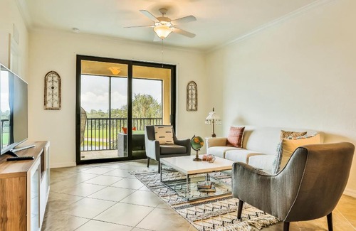 Lakewood Ranch Hotel | Inviting Vardon Terrace View: Family-Friendly with Pool Access