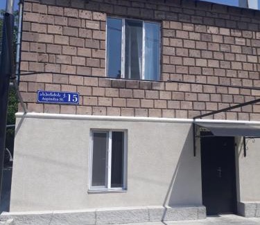 Akhaltsikhe House | Explore Vardzia: Highly Rated with Family-Friendly Amenities
