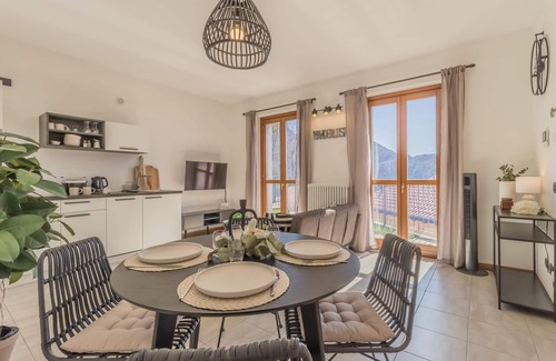 Perledo Apartment | Idyllic Varenna Wanderlust with Pool & Breakfast in Perledo