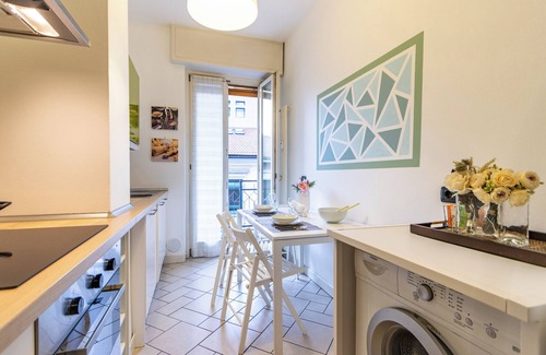 Downtown Apartment | Viva Apartment in Varese Centro - Family-Friendly Stay
