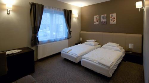 Budaors Bed & Breakfast | Varga-ház Panzió: Pet and Child-Friendly Retreat Awaits