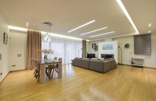 Vari Resort | Relax at Vari Views with Pool and Family-Friendly Amenities