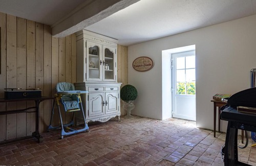 Achun House | Pet-Friendly Oceanfront Retreat at Varigny Hotel
