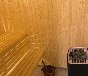 Stoten Apartment | Explore Varijlyan höger: Family-Friendly with Hot Tub