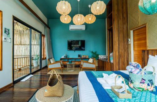 Khuan Khanun House | Exceptional Varni Homestay with Oceanfront Pool Access
