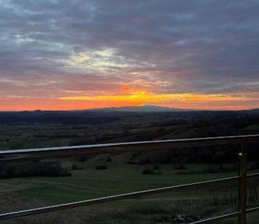 Kalnik House | Discover Varović: Pet-Friendly Retreat with Breakfast & Hot Tub