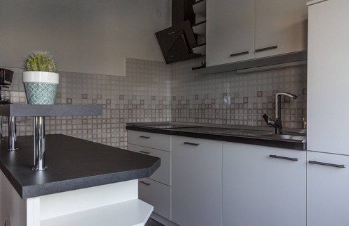 Varpolje Apartment | Varpolje Two Bedroom Apt. with BBQ picnic spot