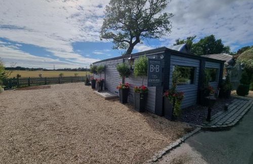 Emsworth Bed & Breakfast | Guest Rated 10/10: Varr House @ Meadow View with Breakfast